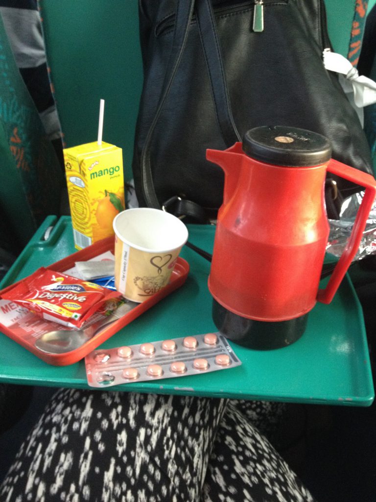 Comida en el tren de Delhi a Agra