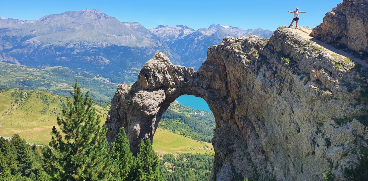 Arco e Ibón de Piedrafita